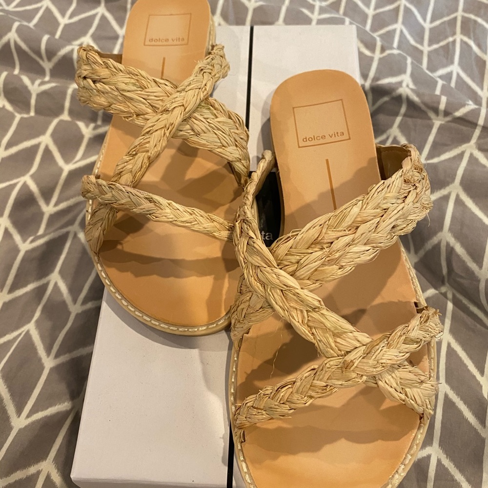 NWT Dolce Vita Raffia Sandals